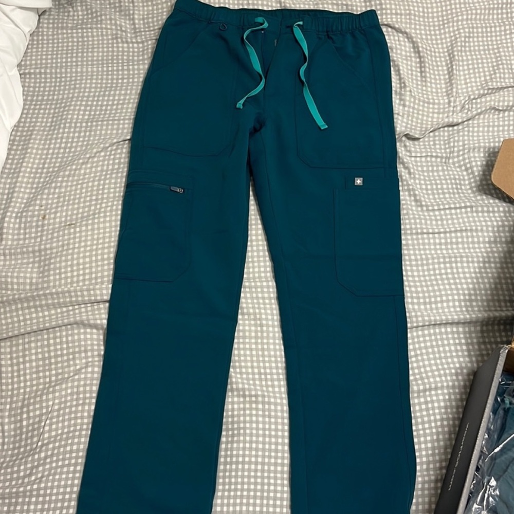 Figs carribean blue scrubs xs short